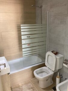 chinos apartments baño 2